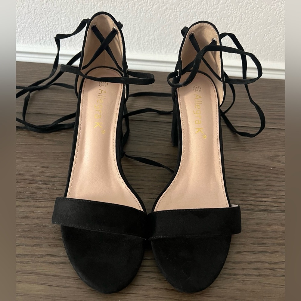 LIKE NEW SIZE Black Lace Up Block Heels 2-2.5 inch 
WORN ONCE